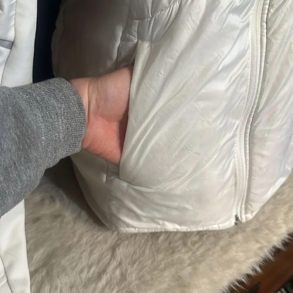 Athleta jacket M (3975) - Picture 2 of 9